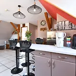 Au Calme, 2 Personnes, Proche Vignobles Et Chateaux, Animaux Acceptes, Terrasse Jardin - Fr-1-744-33