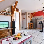 Au Calme, 2 Personnes, Proche Vignobles Et Chateaux, Animaux Acceptes, Terrasse Jardin - Fr-1-744-33 Holiday home *