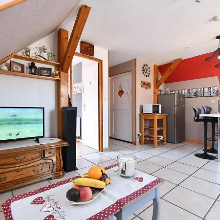Au Calme, 2 Personnes, Proche Vignobles Et Chateaux, Animaux Acceptes, Terrasse Jardin - Fr-1-744-33 Holiday home *