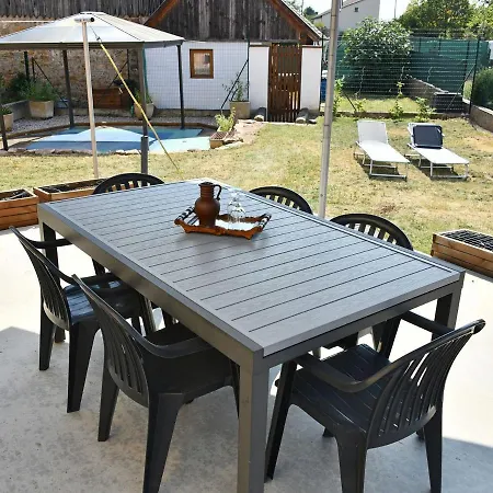 Au Calme, 2 Personnes, Proche Vignobles Et Chateaux, Animaux Acceptes, Terrasse Jardin - Fr-1-744-33 Holiday home